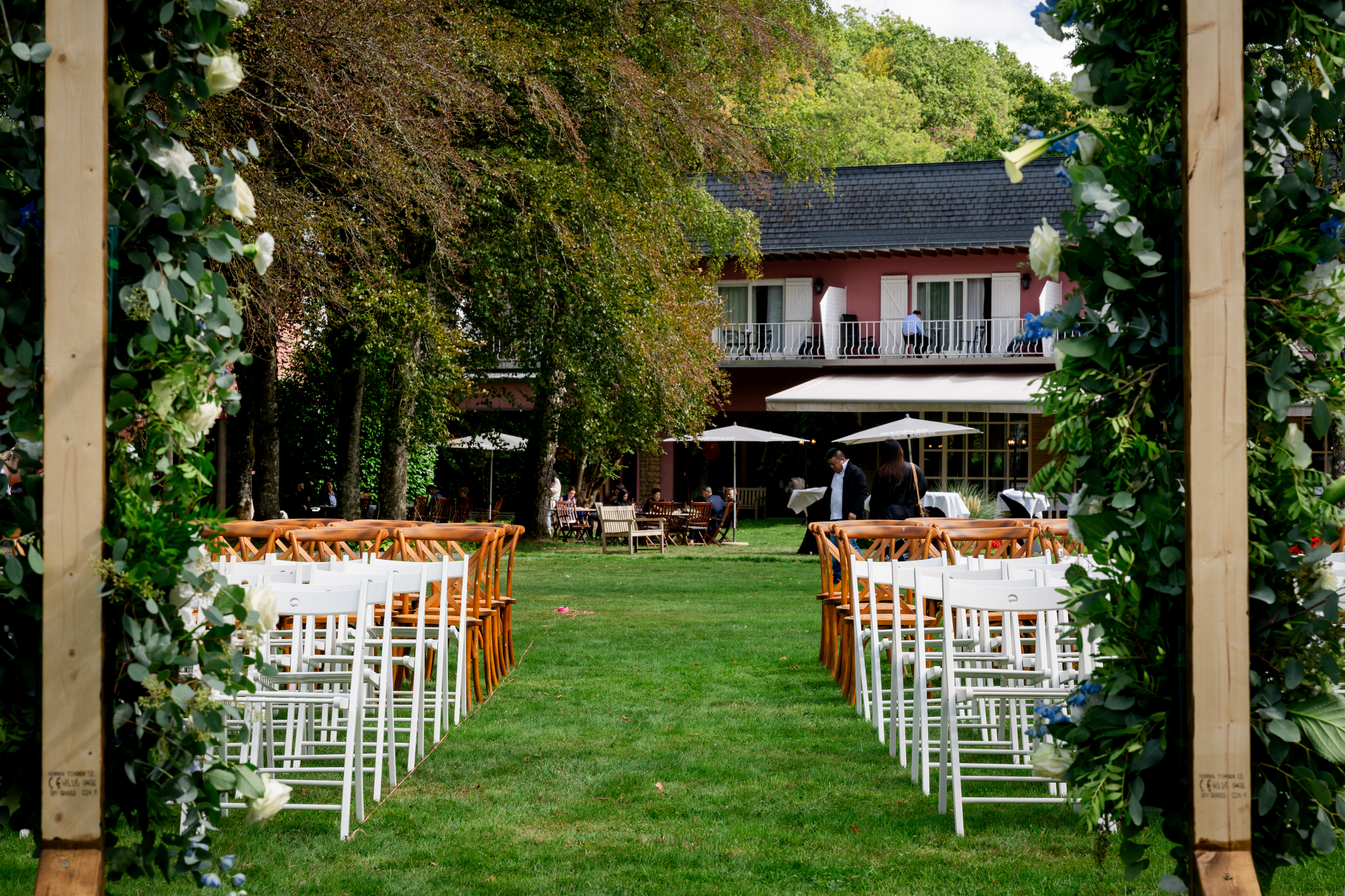 Cérémonie de mariage dans les jardins du Domaine